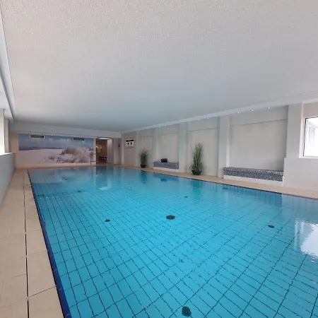 Terrassenhaus, 62 Apartment *