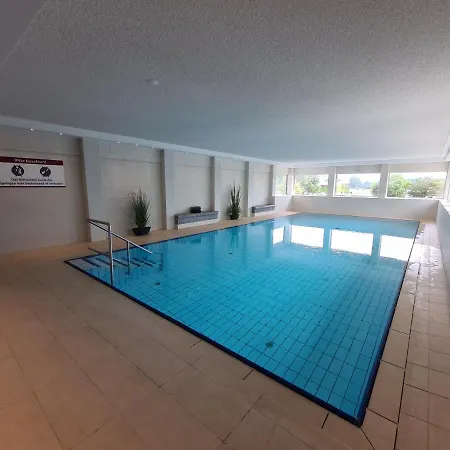 Terrassenhaus, 62 Apartment *